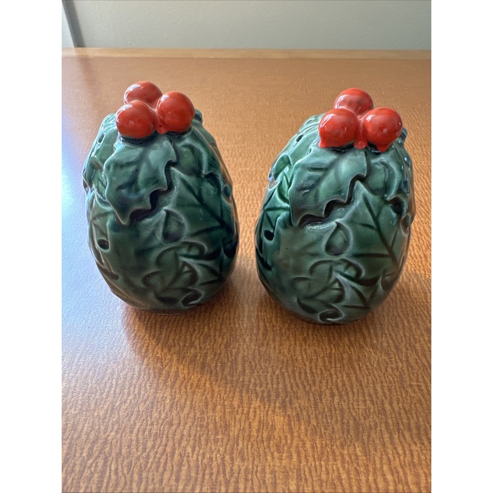 Vintage 1970s Lefton Holly Berry Salt and Pepper Shakers Christmas green
